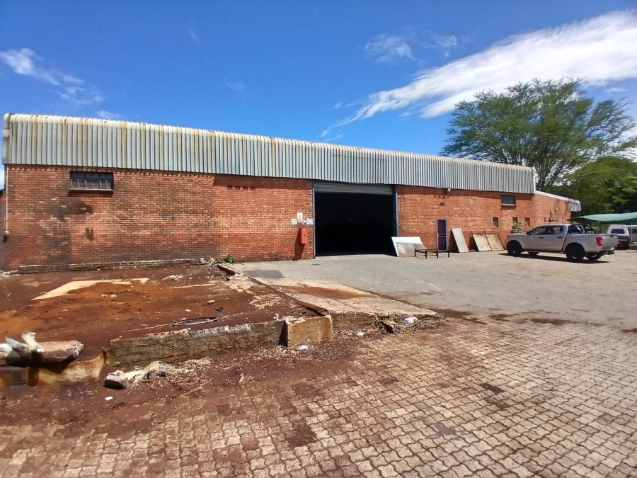 To Let commercial Property for Rent in Zinniaville North West